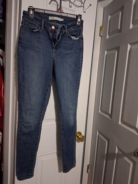 Signature by Levi Strauss Skinny Jeans in Medium Blue Wash